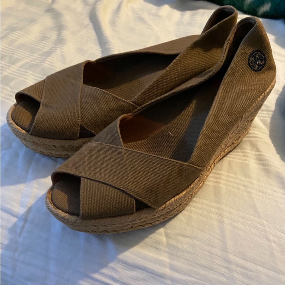 Tory Burch wedges has little damage on both sides of the wedge